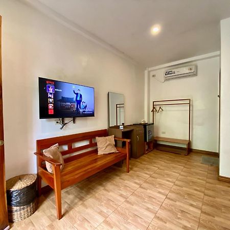 White Bada Guesthouse Сікіхор Екстер'єр фото