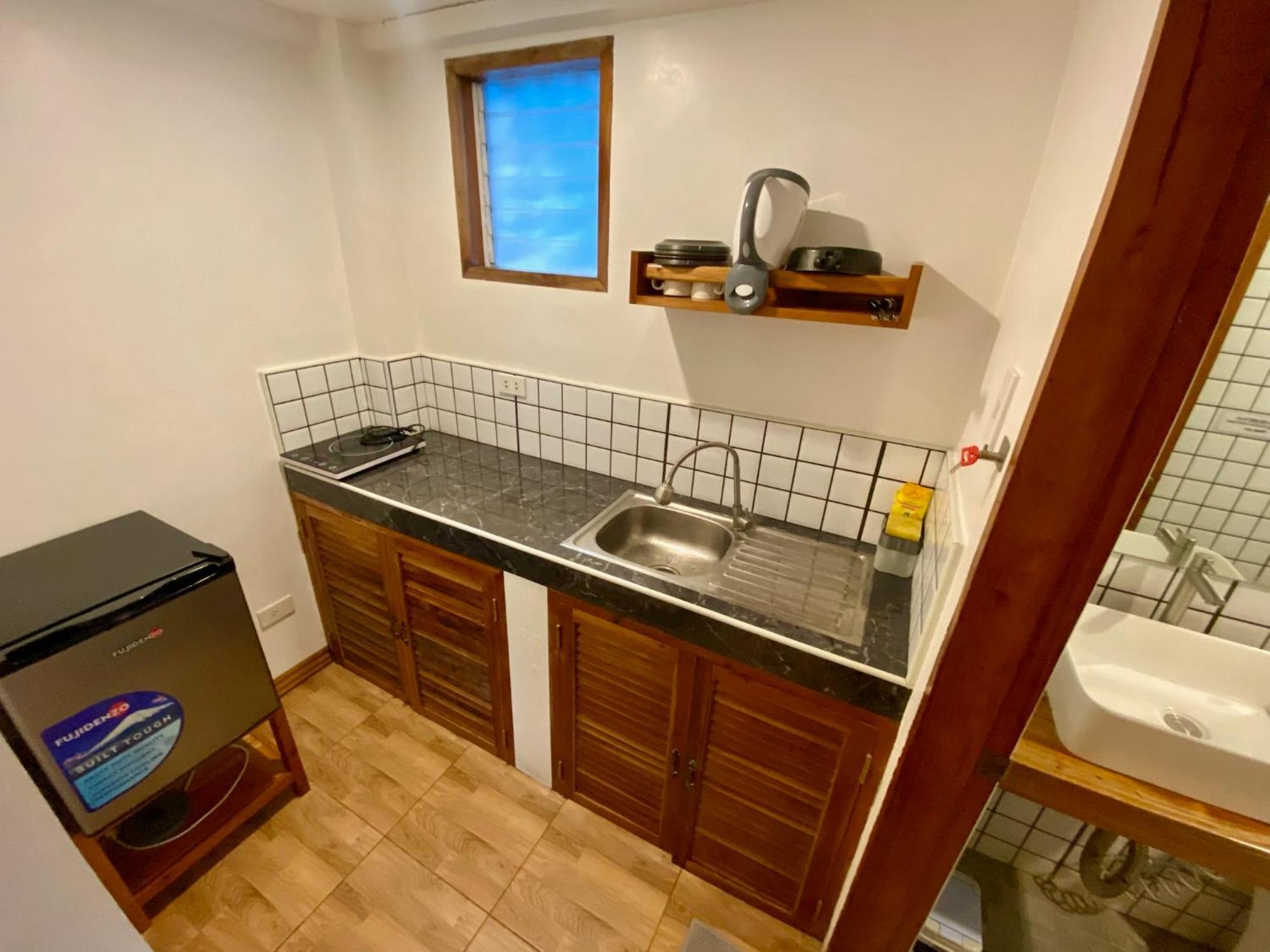 White Bada Guesthouse Сікіхор Екстер'єр фото